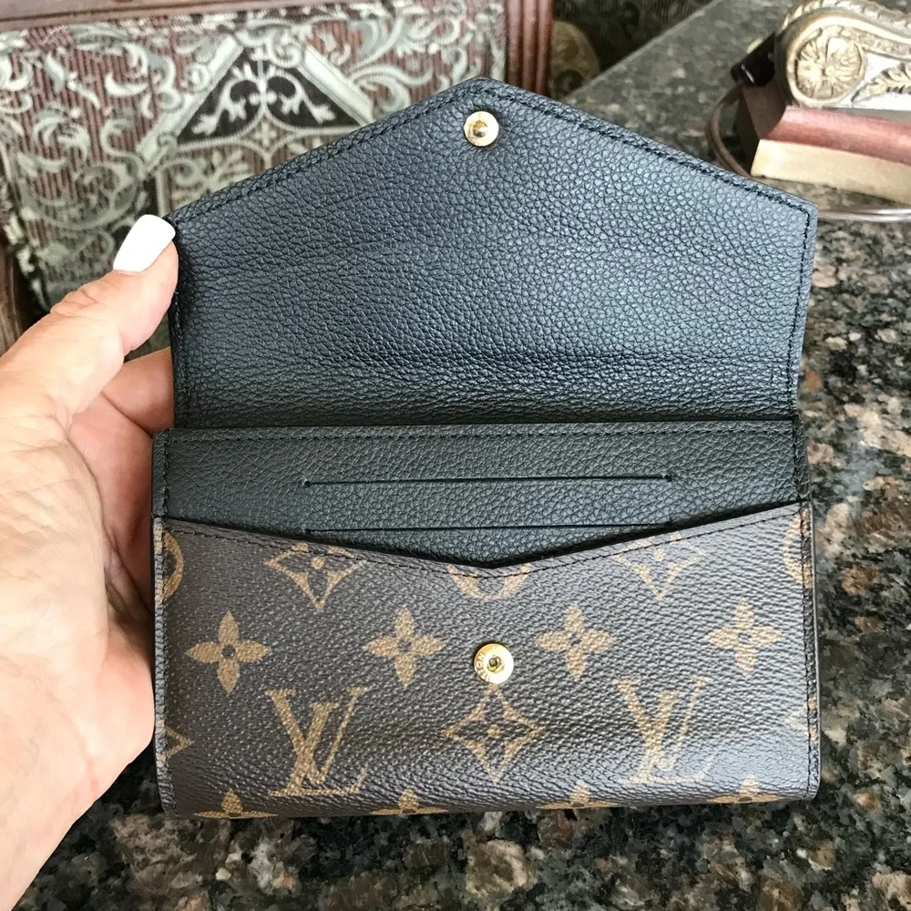 Exquisite Louis Vuitton Pallas Noir Compact  Wallet - Picture 6 of 16